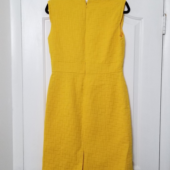 [SOLD] Tahari Yellow Weave Pattern Dress - Picture 3 of 5